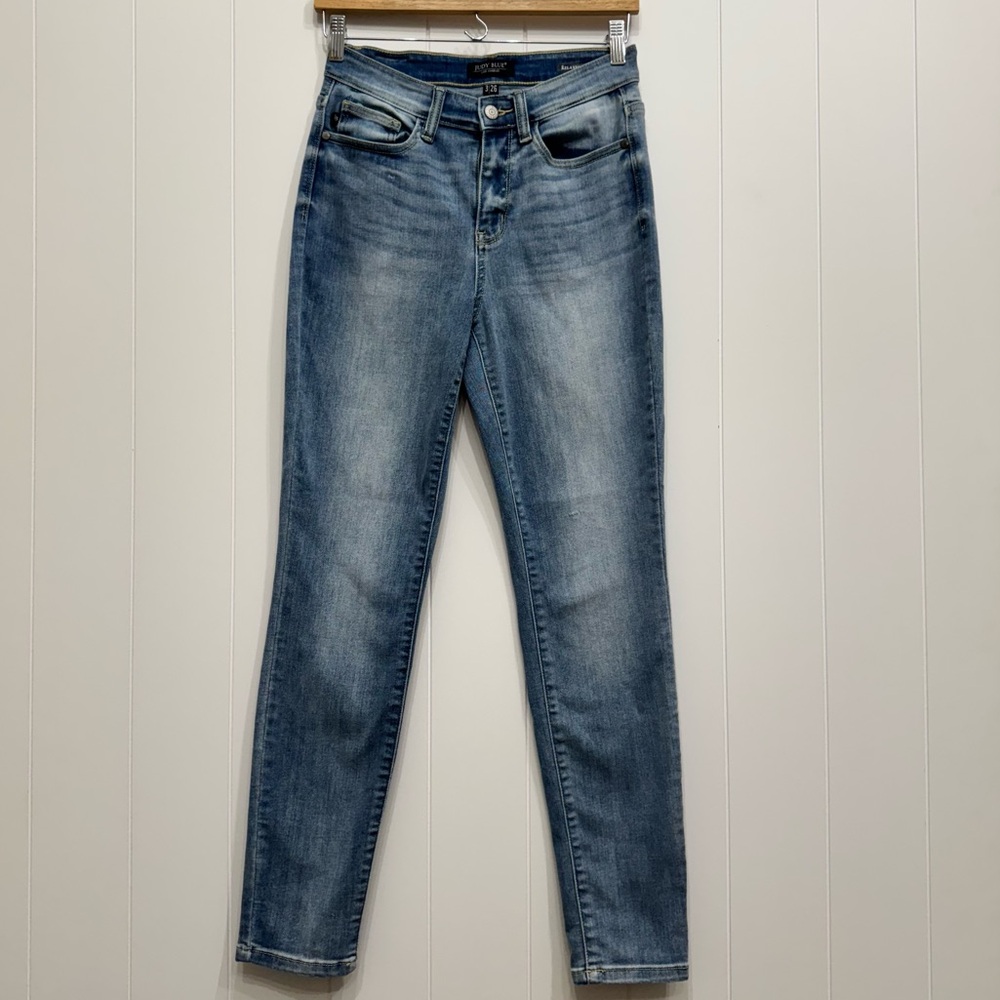 Judy Blue High Waist Light Bleach Wash Relaxed Fit
Denim Jeans Size 3/26